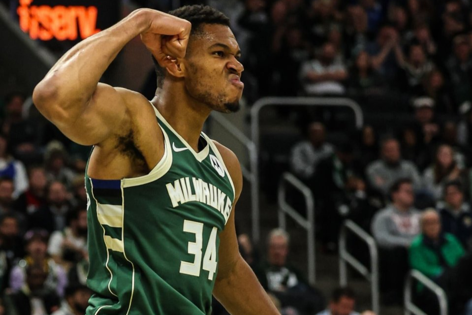 南宫28- 领先优势明显首场状态出色，热火观众沸腾！，字母哥重返赛场赢得满堂喝彩