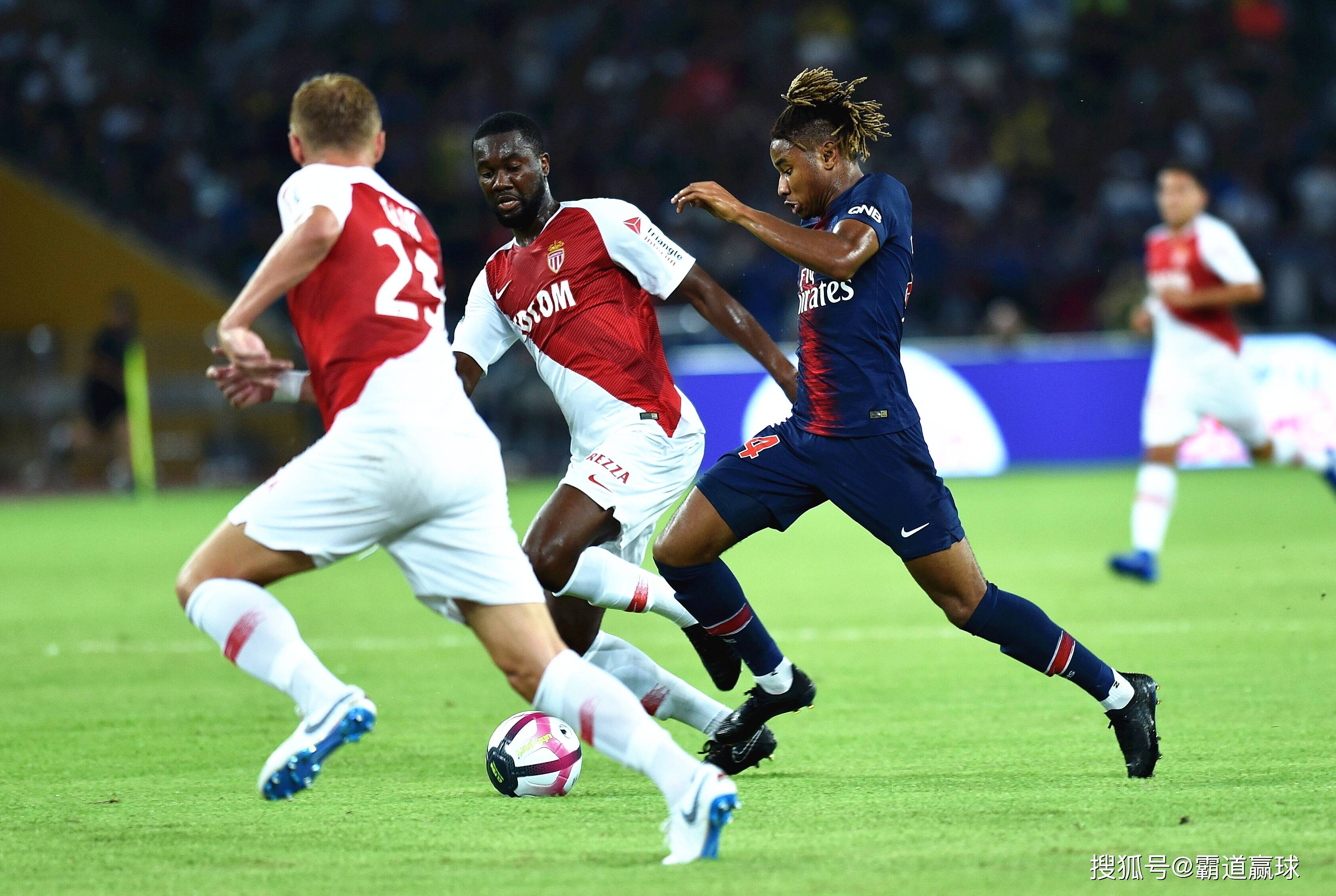  风云突变摩纳哥集结日迎来里程碑，欧联版图或变，赛场秩序良好，临场指挥获称赞