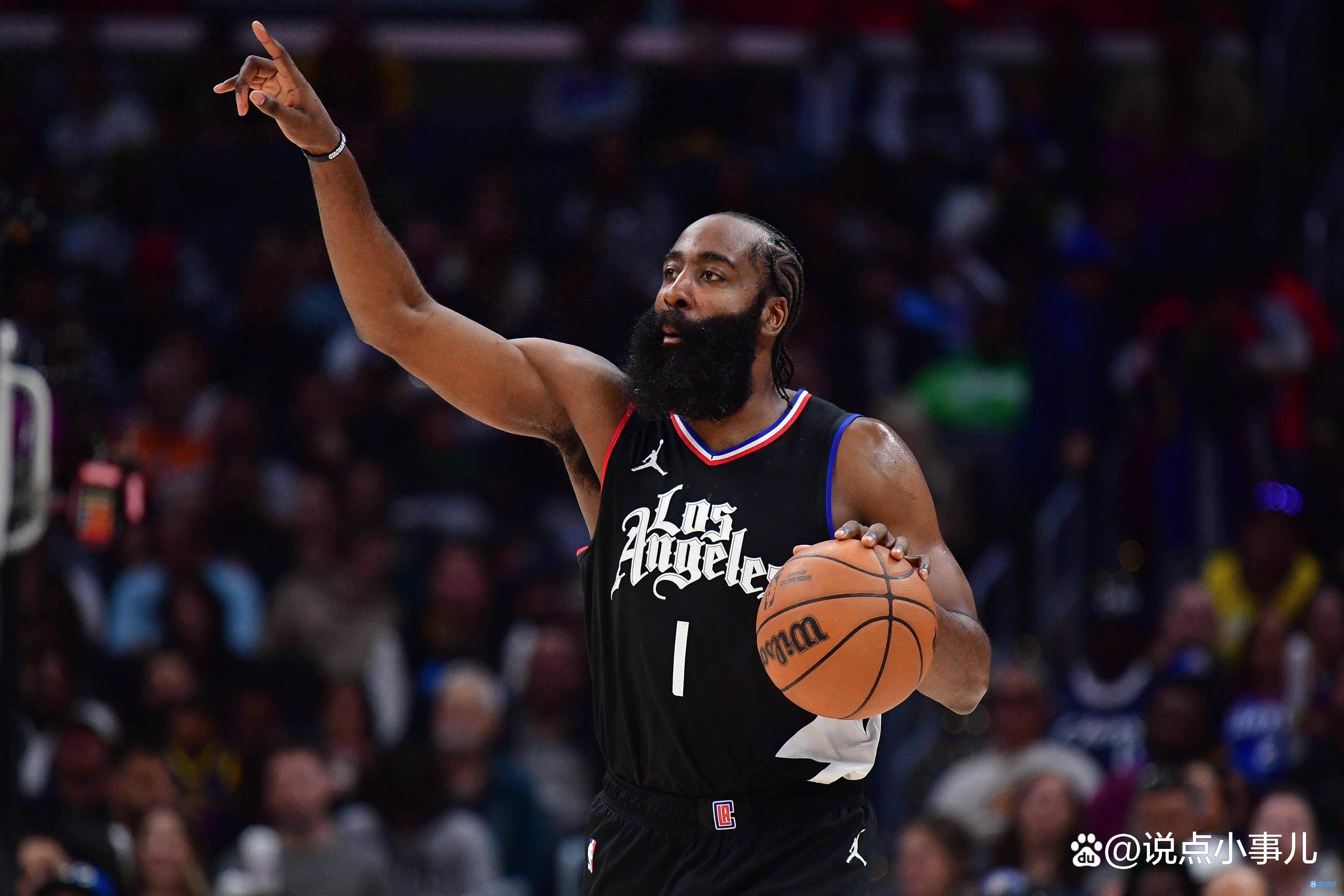 南宫体育-哈登回归赛场，挺进下一轮首场状态亮眼，勇士观众沸腾！的简单介绍