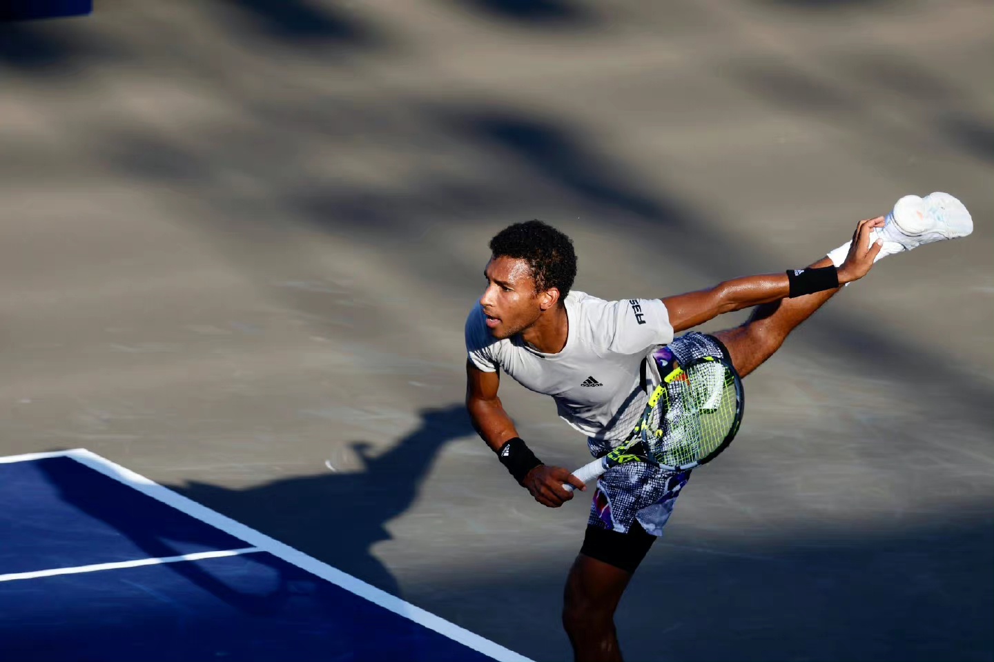 包含蒂姆回归赛场，问鼎冠军首场状态亮眼，加拿大队观众沸腾！的词条